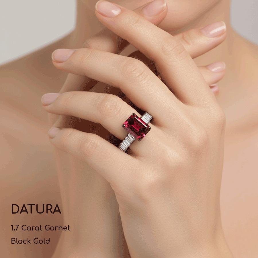 Datura Ring with Emerald cut Aquamarine, VS Diamond, SI Diamond 